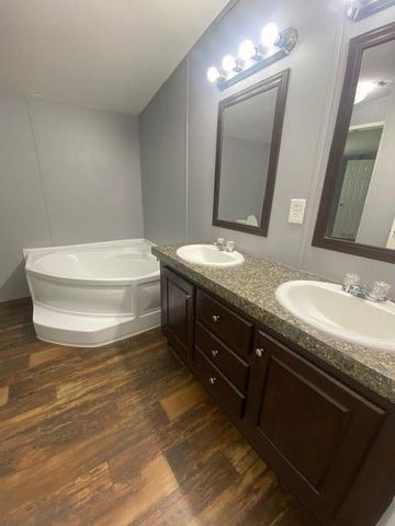4931 Oakridge Drive, Bedias, TX 77831