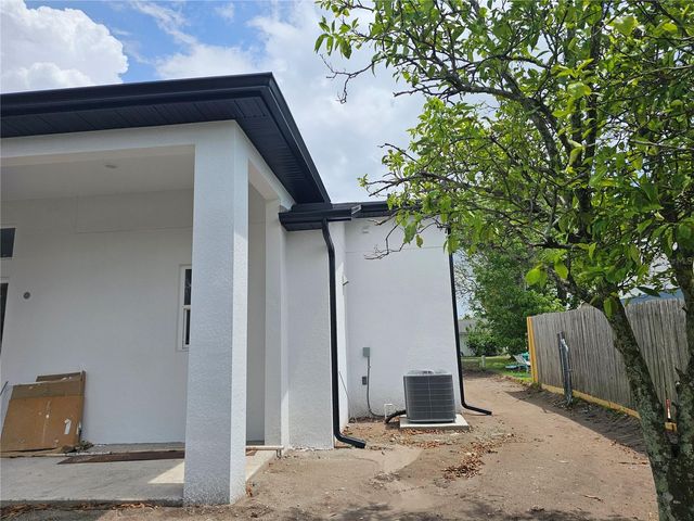 292 GARDENIA ROAD, Kissimmee, FL 34743