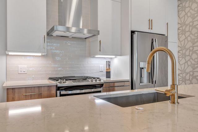 2176 Carson St Apt 4, Nashville, TN 37211