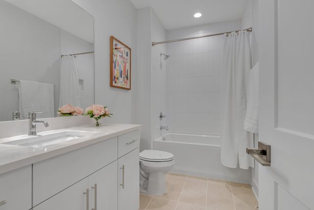 2176 Carson St Apt 4, Nashville, TN 37211