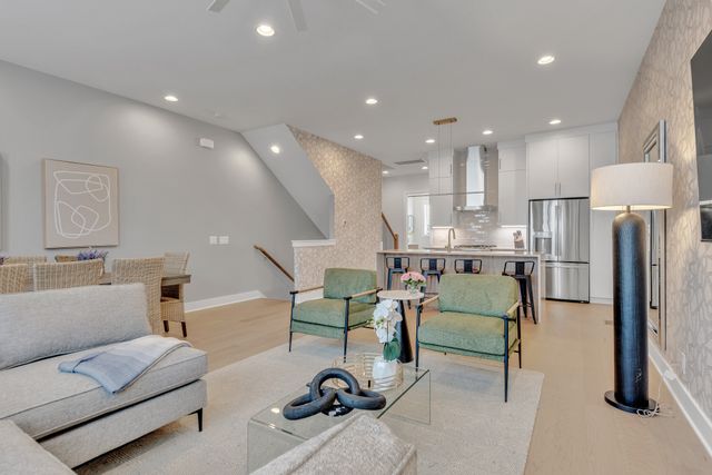 2176 Carson St Apt 4, Nashville, TN 37211