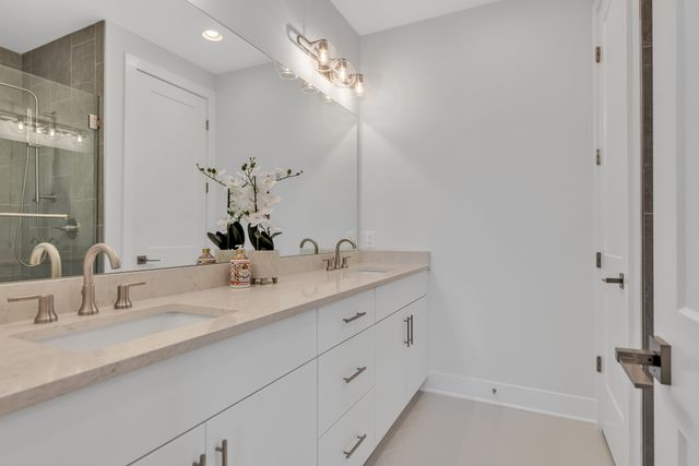 2176 Carson St Apt 4, Nashville, TN 37211