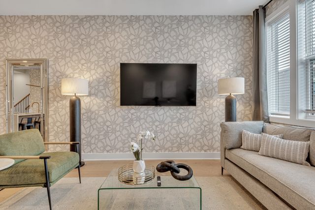 2176 Carson St Apt 4, Nashville, TN 37211