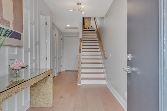 2176 Carson St Apt 4, Nashville, TN 37211