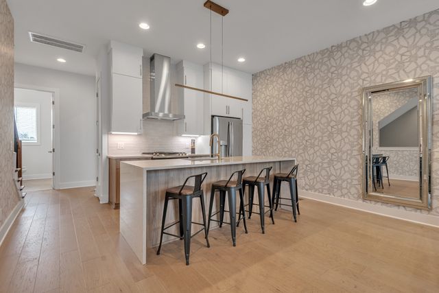 2176 Carson St Apt 4, Nashville, TN 37211