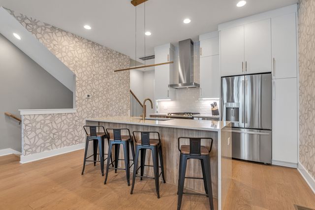 2176 Carson St Apt 4, Nashville, TN 37211