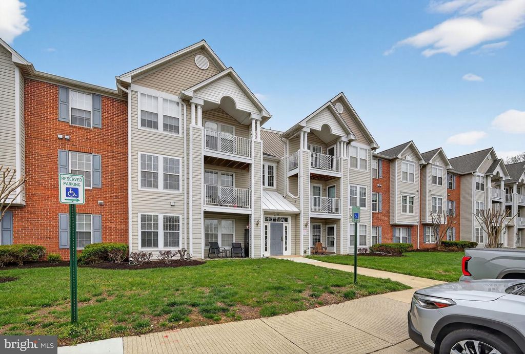 Image 1 of property listing at 2456 APPLE BLOSSOM LN #201, Odenton, MD 21113