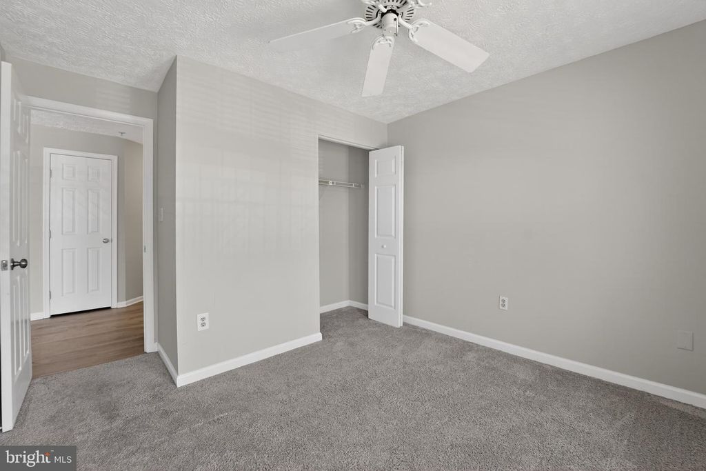 Image 15 of property listing at 2456 APPLE BLOSSOM LN #201, Odenton, MD 21113