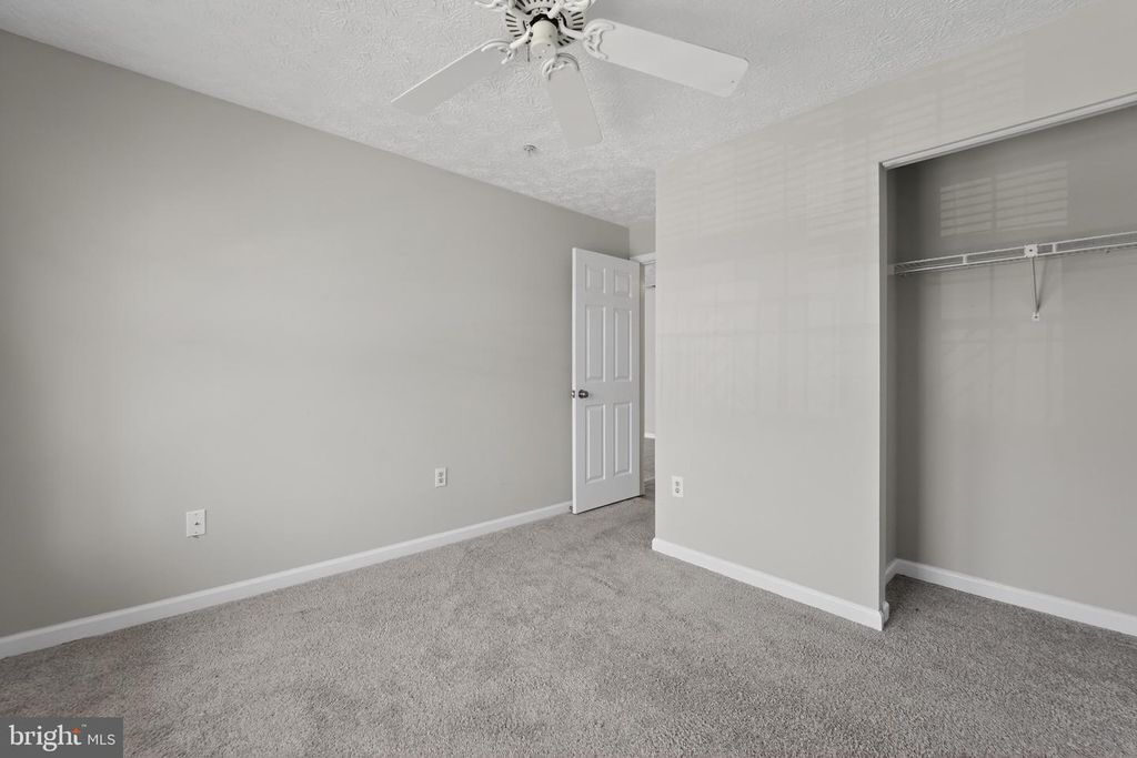 Image 17 of property listing at 2456 APPLE BLOSSOM LN #201, Odenton, MD 21113