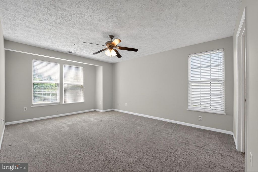 Image 20 of property listing at 2456 APPLE BLOSSOM LN #201, Odenton, MD 21113