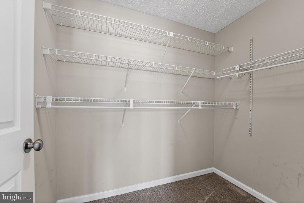 Image 26 of property listing at 2456 APPLE BLOSSOM LN #201, Odenton, MD 21113