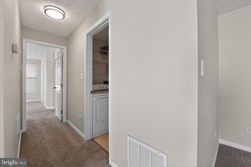 Image 27 of property listing at 2456 APPLE BLOSSOM LN #201, Odenton, MD 21113