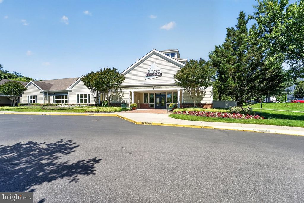 Image 31 of property listing at 2456 APPLE BLOSSOM LN #201, Odenton, MD 21113