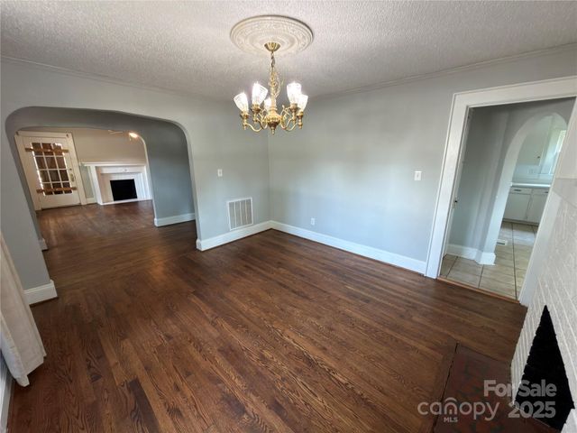 4216 N Center Street, Hickory, NC 28601