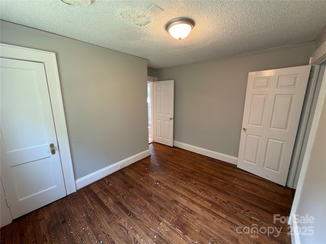 4216 N Center Street, Hickory, NC 28601