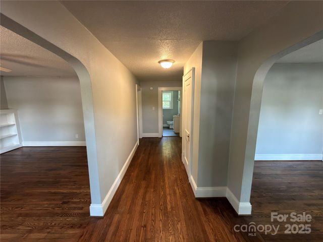 4216 N Center Street, Hickory, NC 28601