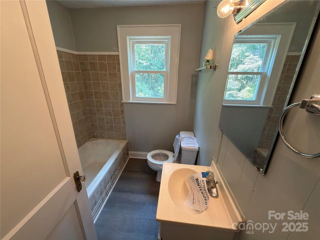 4216 N Center Street, Hickory, NC 28601