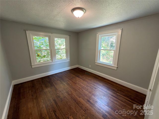 4216 N Center Street, Hickory, NC 28601