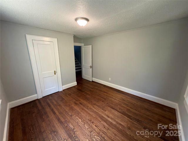 4216 N Center Street, Hickory, NC 28601
