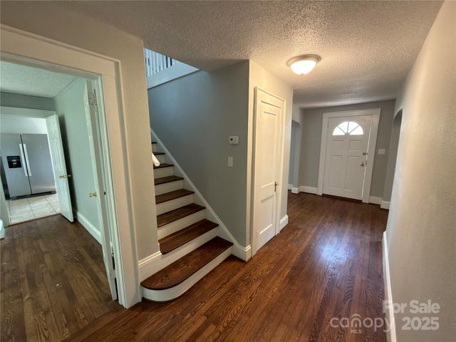 4216 N Center Street, Hickory, NC 28601
