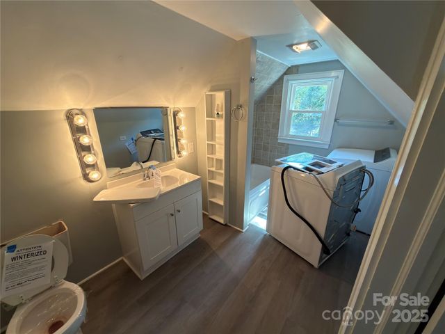 4216 N Center Street, Hickory, NC 28601