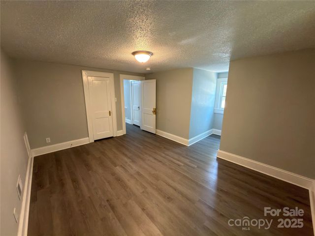 4216 N Center Street, Hickory, NC 28601