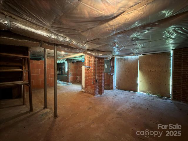 4216 N Center Street, Hickory, NC 28601