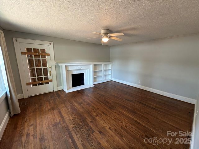 4216 N Center Street, Hickory, NC 28601