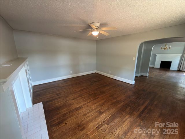 4216 N Center Street, Hickory, NC 28601