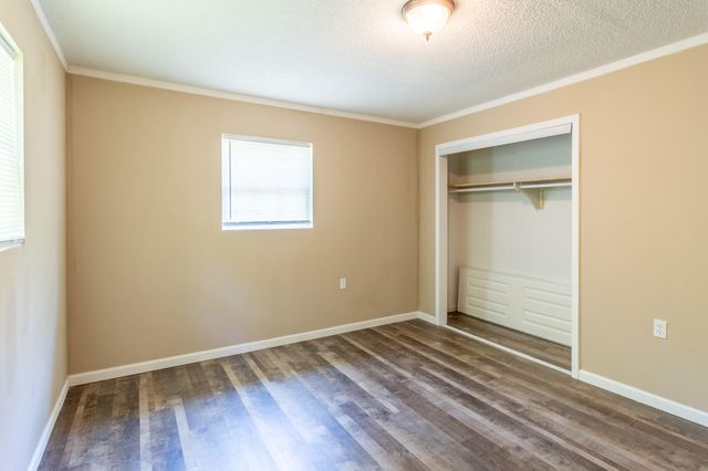 470 S Washington Street, Rossville, GA 30741