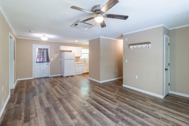 470 S Washington Street, Rossville, GA 30741