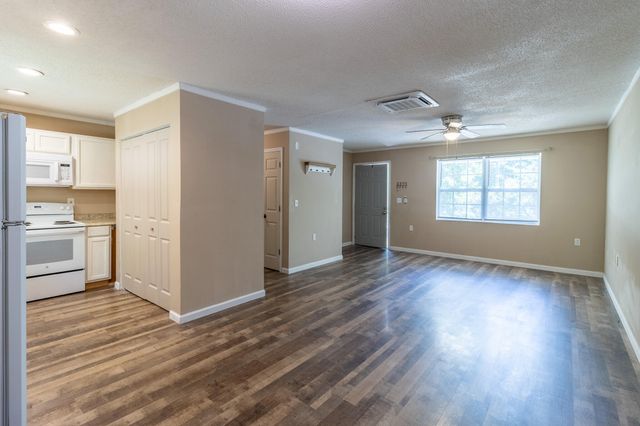 470 S Washington Street, Rossville, GA 30741