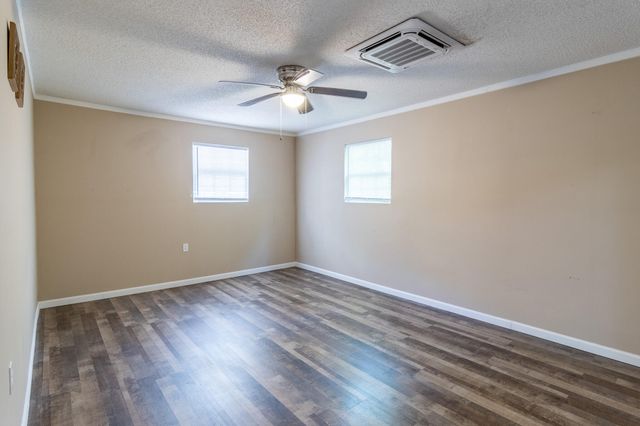470 S Washington Street, Rossville, GA 30741