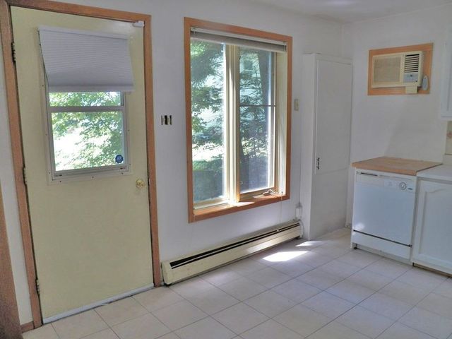 25 Woodlawn Avenue, Hillsborough, NH 03244