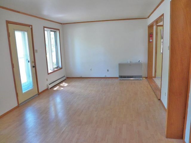 25 Woodlawn Avenue, Hillsborough, NH 03244