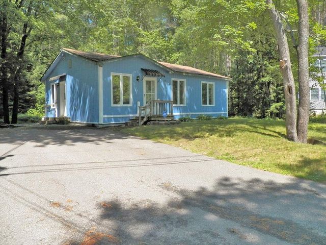 25 Woodlawn Avenue, Hillsborough, NH 03244