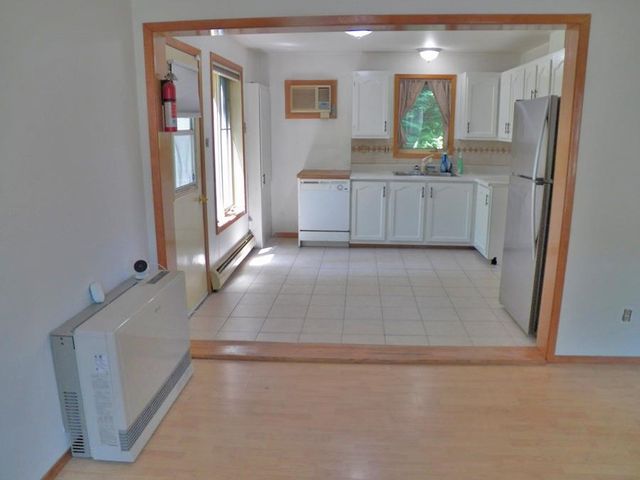 25 Woodlawn Avenue, Hillsborough, NH 03244