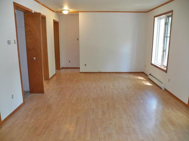 25 Woodlawn Avenue, Hillsborough, NH 03244