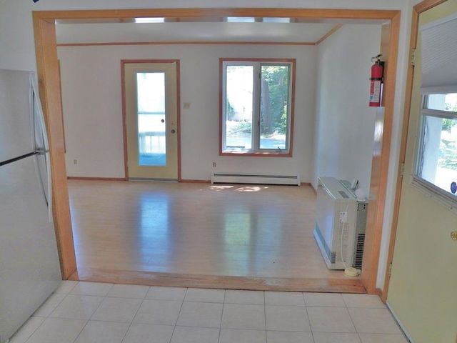 25 Woodlawn Avenue, Hillsborough, NH 03244