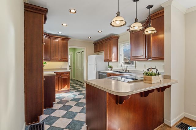 914 HIGHLAND ROAD, Homewood, AL 35209