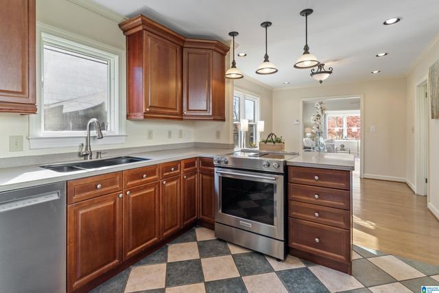 914 HIGHLAND ROAD, Homewood, AL 35209