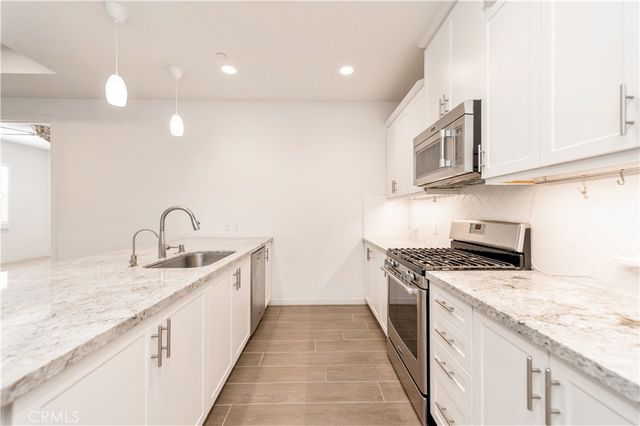 407 Trailblaze, Irvine, CA 92618