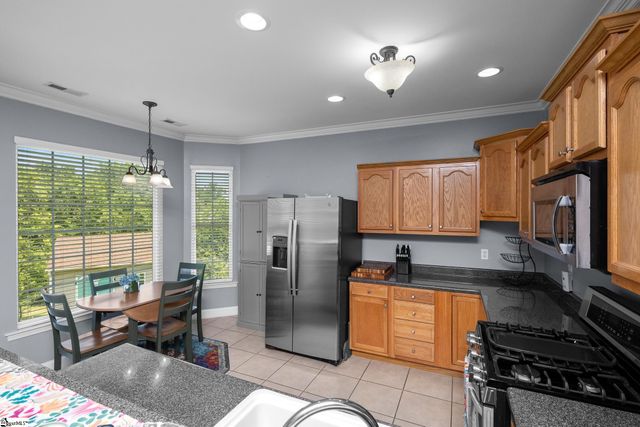 715 Tudor Lane, Boiling Springs, SC 29316