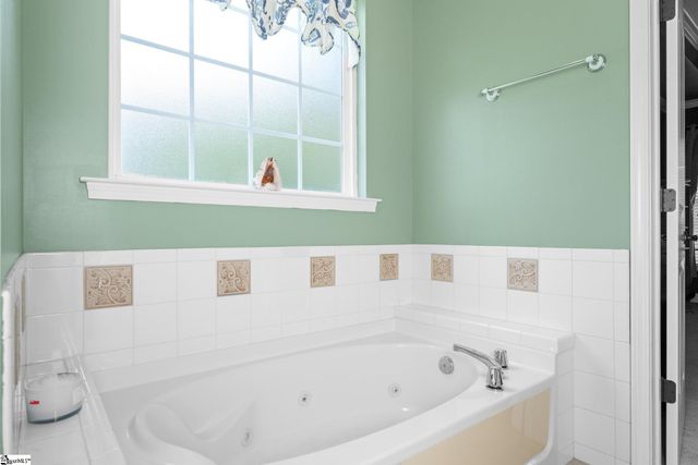 715 Tudor Lane, Boiling Springs, SC 29316