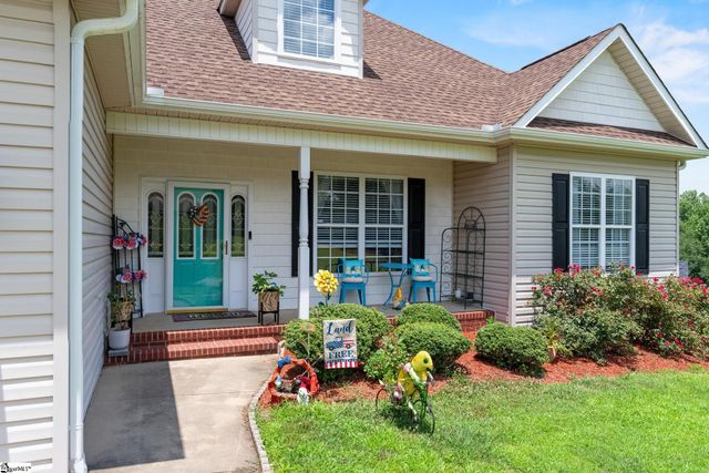 715 Tudor Lane, Boiling Springs, SC 29316