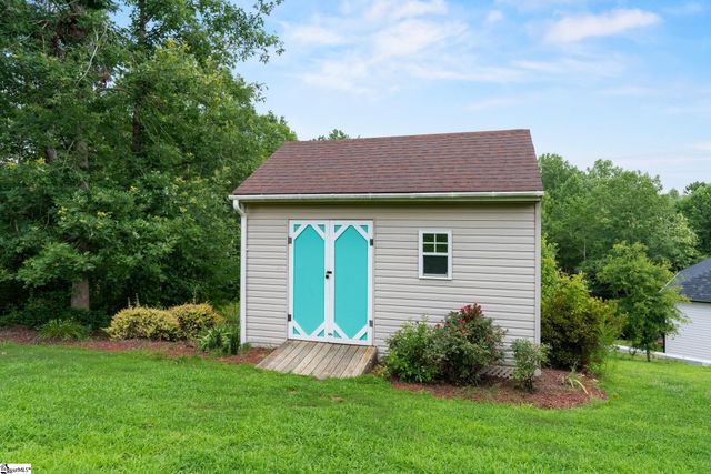 715 Tudor Lane, Boiling Springs, SC 29316