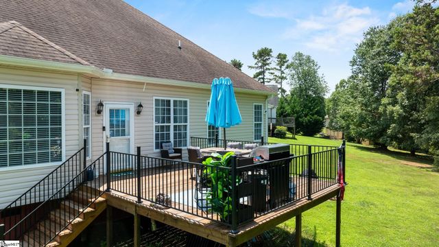 715 Tudor Lane, Boiling Springs, SC 29316