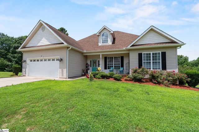 715 Tudor Lane, Boiling Springs, SC 29316