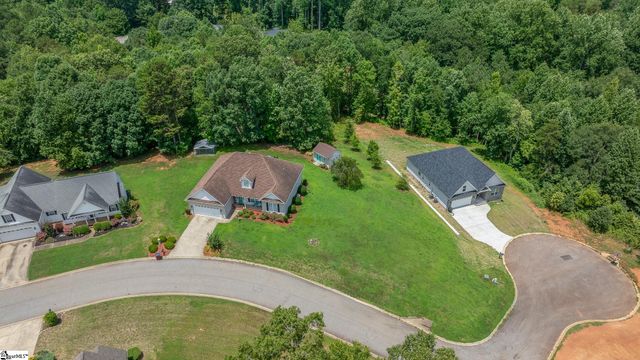 715 Tudor Lane, Boiling Springs, SC 29316