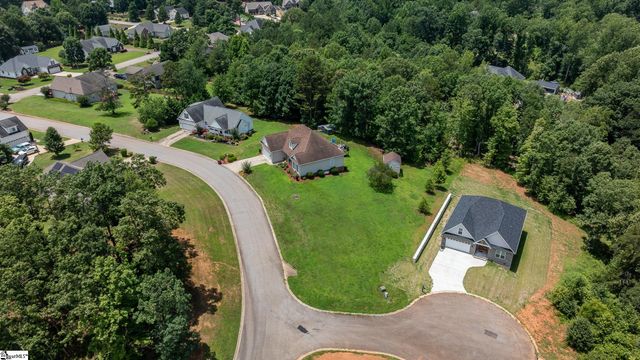 715 Tudor Lane, Boiling Springs, SC 29316